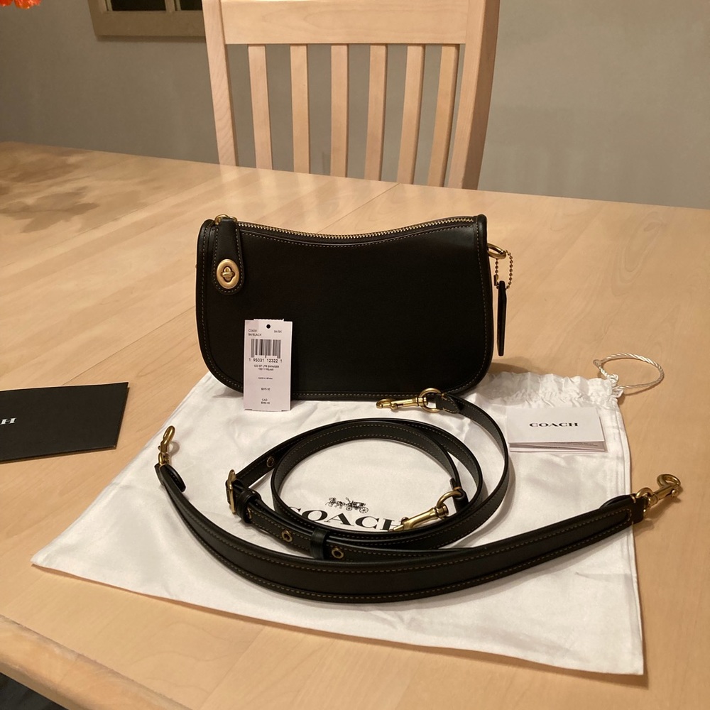 SOLD ⭐️ Coach Swinger Bag